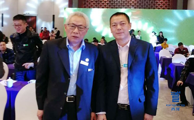 青龍宋敦事長與任志強(qiáng)先生合影 防水品牌