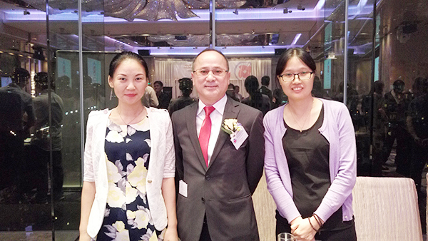 青龍代表與香港混凝土維修及防水香港協(xié)會(huì)領(lǐng)導(dǎo)合影 香港防水