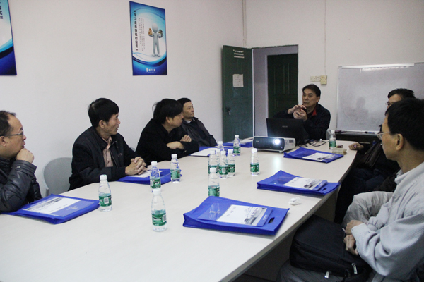 徐工詳細(xì)解答考察團(tuán)防水問(wèn)題 青龍防水材料